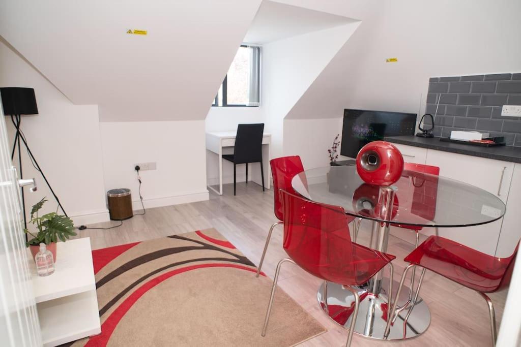 Rosey Lodge -1Bedroom Cousy Flat - Parking, Netflix, Wifi - Close To Blenheim Palace & Oxford - F5 Кидлингтон Экстерьер фото