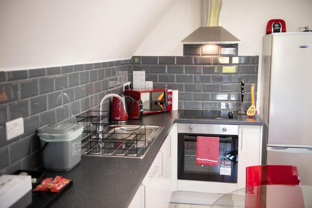 Rosey Lodge -1Bedroom Cousy Flat - Parking, Netflix, Wifi - Close To Blenheim Palace & Oxford - F5 Кидлингтон Экстерьер фото